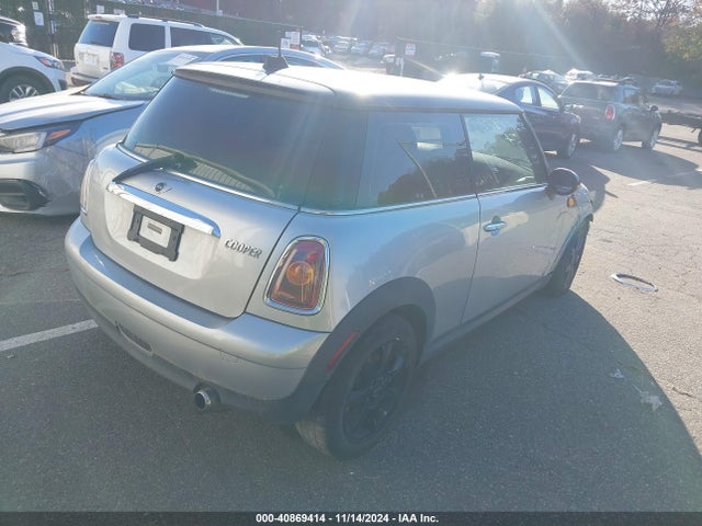 2008 MINI COOPER WMWMF33548TT66429 Photo 3