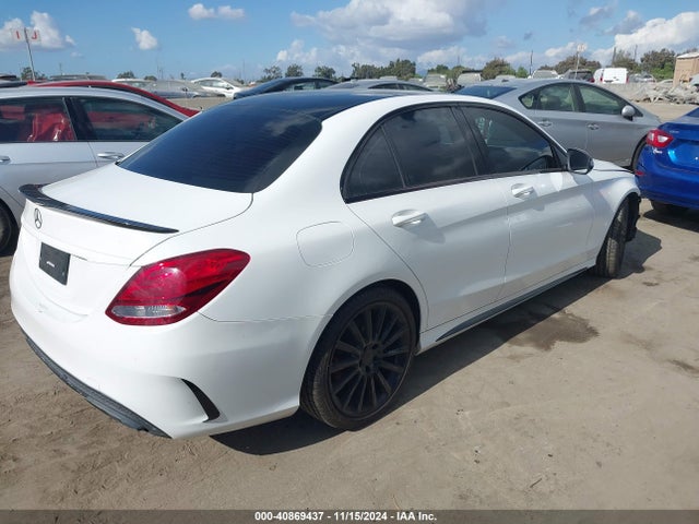 55SWF4JB6HU216043 Mercedes-Benz C 300 Luxury/sport