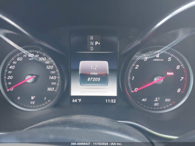 55SWF4JB6HU216043 Mercedes-Benz C 300 Luxury/sport