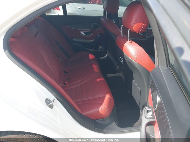 55SWF4JB6HU216043 Mercedes-Benz C 300 Luxury/sport