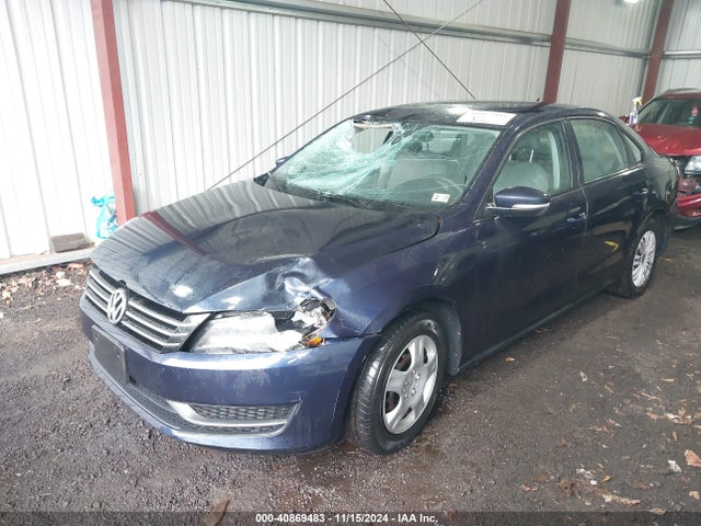 1VWAT7A37FC004788 Volkswagen Passat 1.8t S