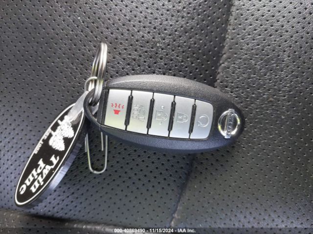 5N1AT2MV1JC836067 Nissan Rogue Sl