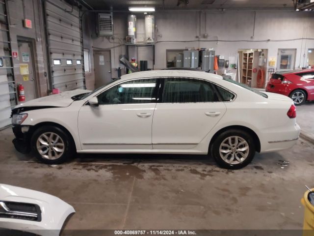 1VWAT7A39HC086316 Volkswagen Passat 1.8t S