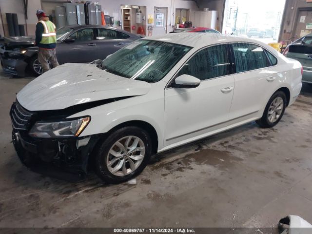 1VWAT7A39HC086316 Volkswagen Passat 1.8t S