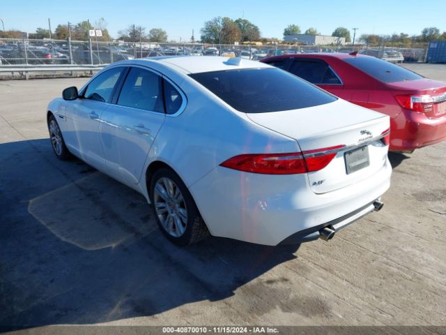 2017 JAGUAR XF SAJBJ4BV4HCY40638 Photo 2
