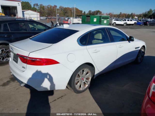 2017 JAGUAR XF SAJBJ4BV4HCY40638 Photo 3