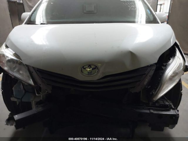5TDYK3DC8GS705252 Toyota Sienna Xle Premium 8 Passenger