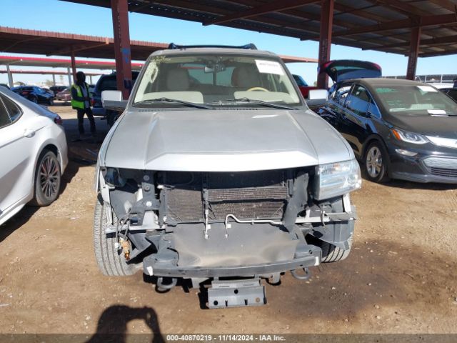 5LMJJ2H53EEL05704 Lincoln Navigator