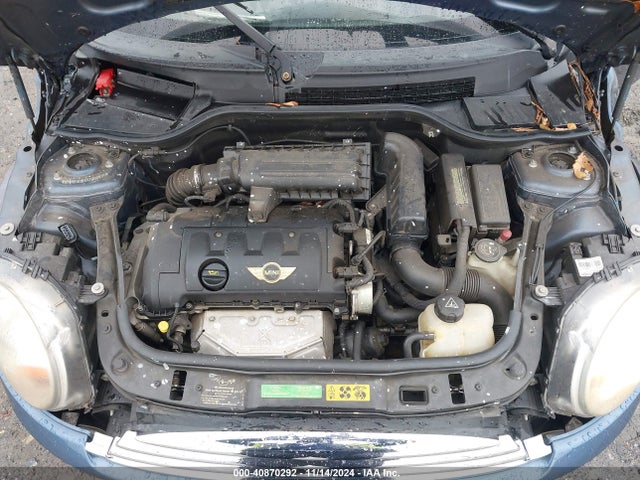 2010 MINI COOPER WMWMF3C5XATZ60917 Photo 9