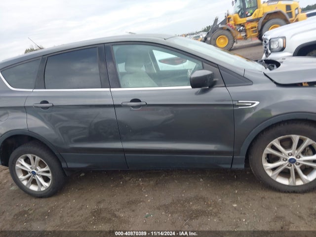 1FMCU0GD4HUE51541 Ford ESCAPE SE