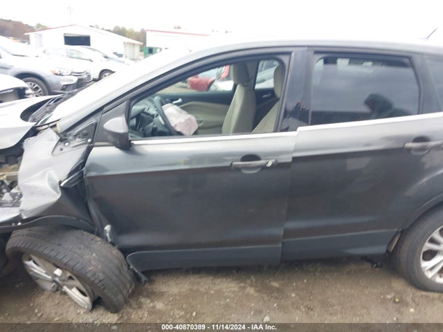 1FMCU0GD4HUE51541 Ford ESCAPE SE