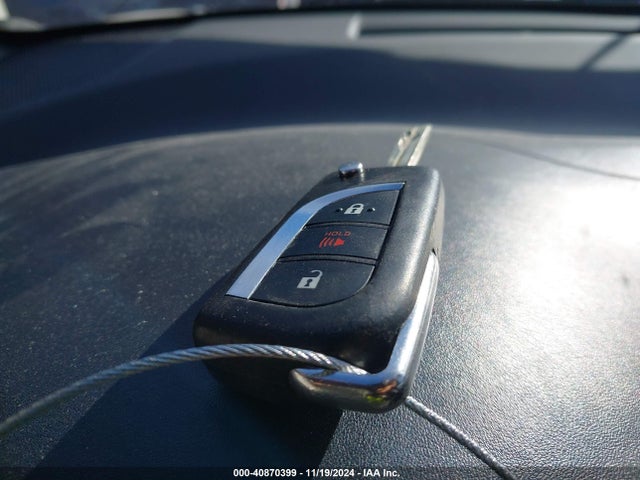 Toyota C-HR XLE 2018 NMTKHMBX9JR011076 Image 11
