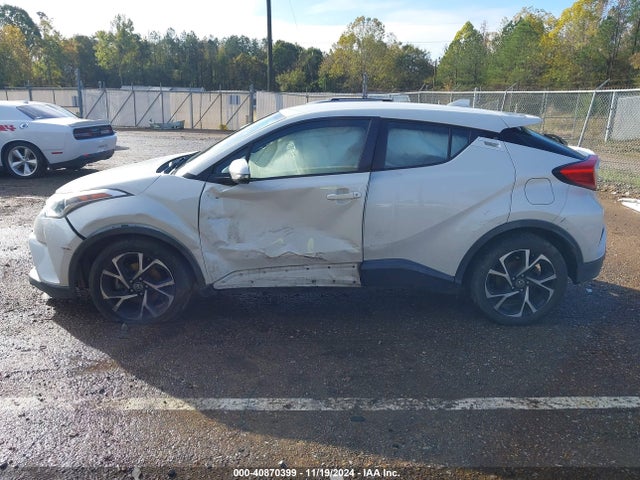 Toyota C-HR XLE 2018 NMTKHMBX9JR011076 Image 14
