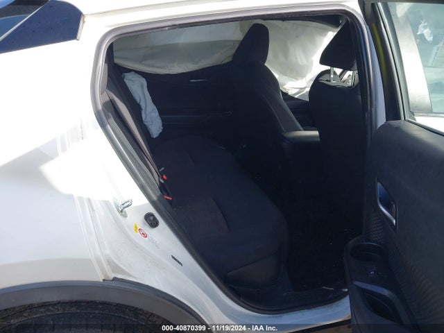 Toyota C-HR XLE 2018 NMTKHMBX9JR011076 Image 8