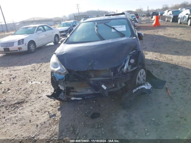 JTDKDTB35G1124663 Toyota Prius C Two
