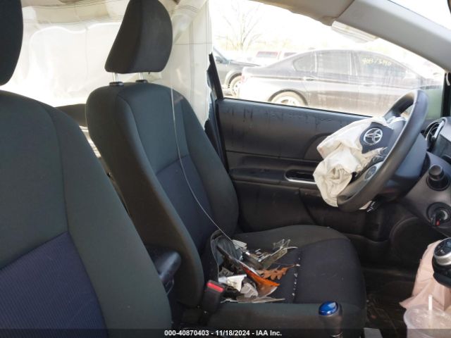 JTDKDTB35G1124663 Toyota Prius C Two