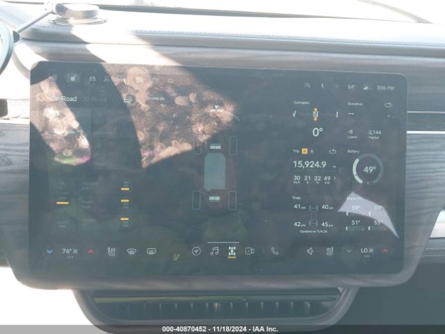 7PDSGABA5PN028155 Rivian R1s Adventure