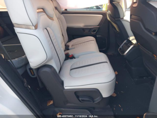 7PDSGABA5PN028155 Rivian R1s Adventure