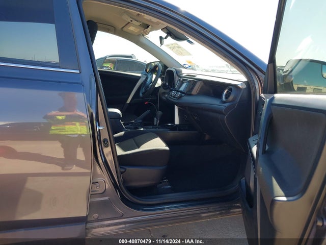 Toyota RAV4 LE 2017 JTMZFREV6HJ127436 Image 5