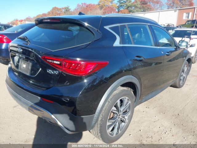 SJKCH5CR9JA056976 Infiniti Qx30 Premium