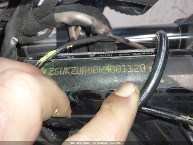 2022 MOTO GUZZI V7 ZGUKZUA00NM001120 Photo 9