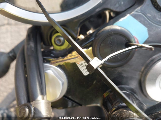 2022 MOTO GUZZI V7 ZGUKZUA00NM001120 Photo 10