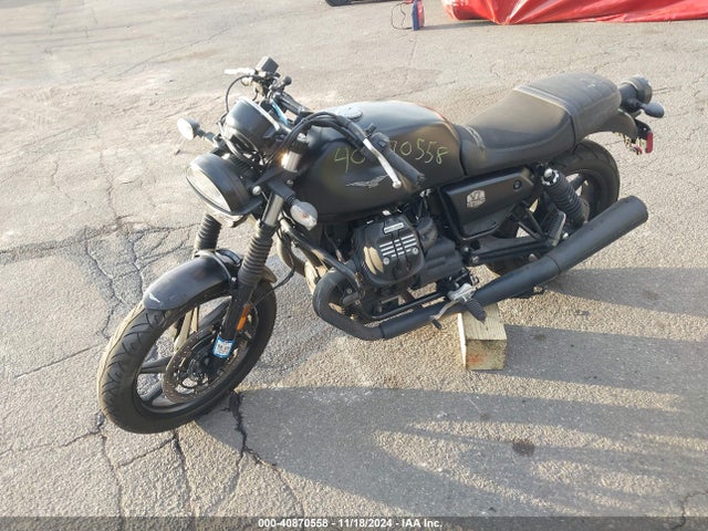 2022 MOTO GUZZI V7 ZGUKZUA00NM001120 Photo 1