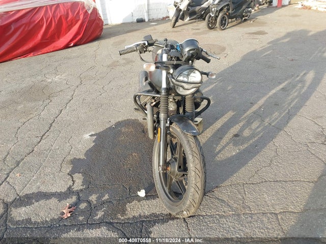 2022 MOTO GUZZI V7 ZGUKZUA00NM001120 Photo 4