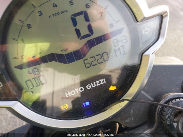 2022 MOTO GUZZI V7 ZGUKZUA00NM001120 Photo 6