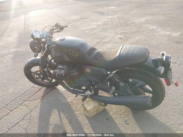2022 MOTO GUZZI V7 ZGUKZUA00NM001120 Photo 8