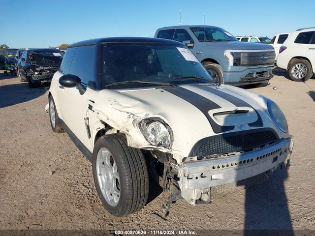 2006 MINI COOPER S WMWRE33536TL18202 Photo 0
