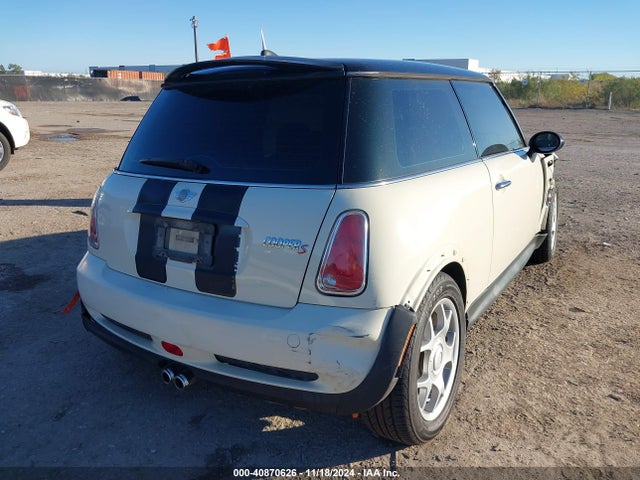 2006 MINI COOPER S WMWRE33536TL18202 Photo 3