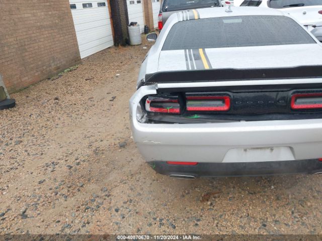 2C3CDZJG4NH242329 Dodge Challenger Gt