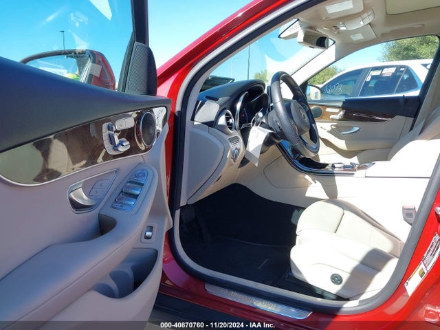 WDC0G4JB3KF512431 Mercedes-Benz GLC 300