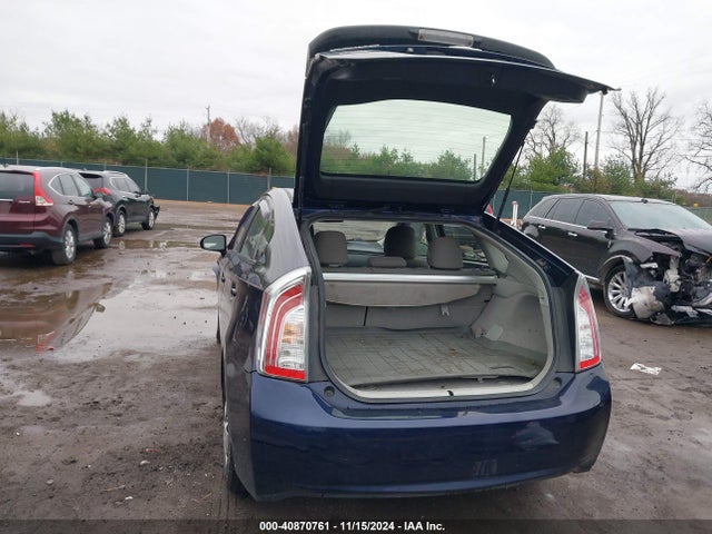 Toyota Prius Two 2015 JTDKN3DU8F1928649 Image 3