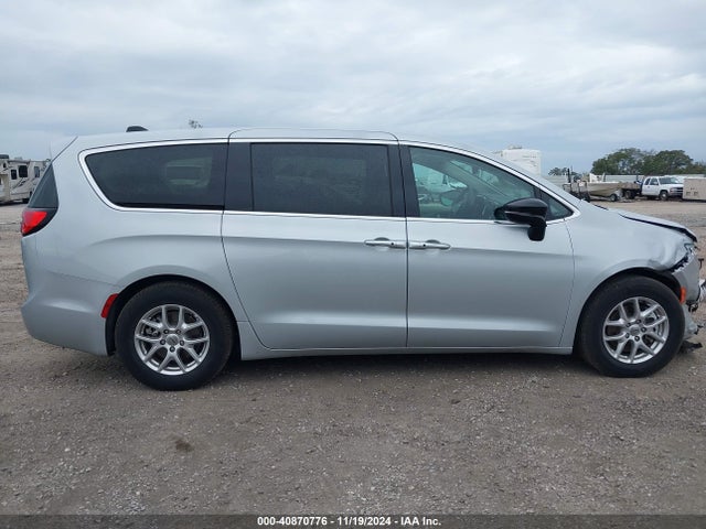 Chrysler Pacifica Touring L 2024 2C4RC1BG9RR129470 Image 14