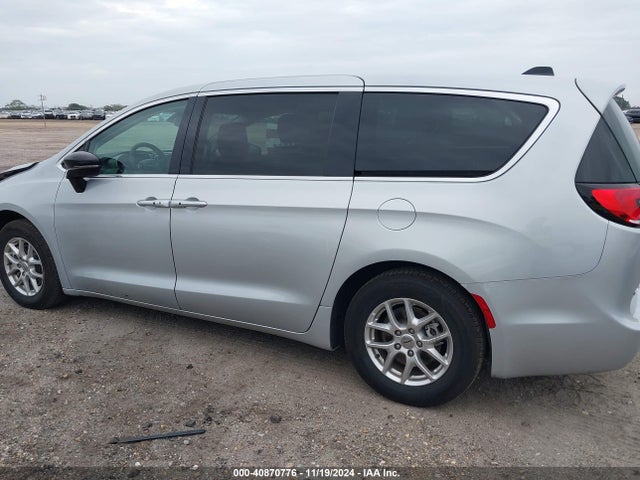 Chrysler Pacifica Touring L 2024 2C4RC1BG9RR129470 Image 15