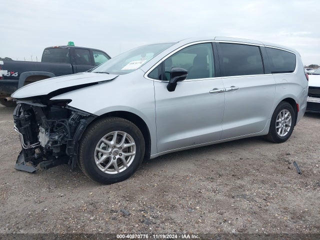 Chrysler Pacifica Touring L 2024 2C4RC1BG9RR129470 Image 2