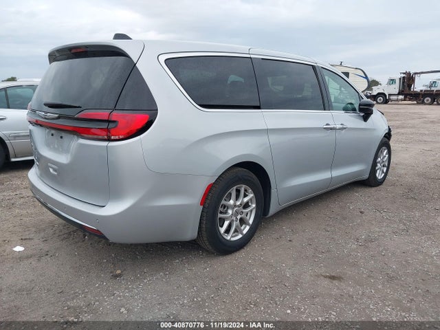 Chrysler Pacifica Touring L 2024 2C4RC1BG9RR129470 Image 4