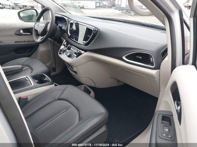 Chrysler Pacifica Touring L 2024 2C4RC1BG9RR129470 Image 5