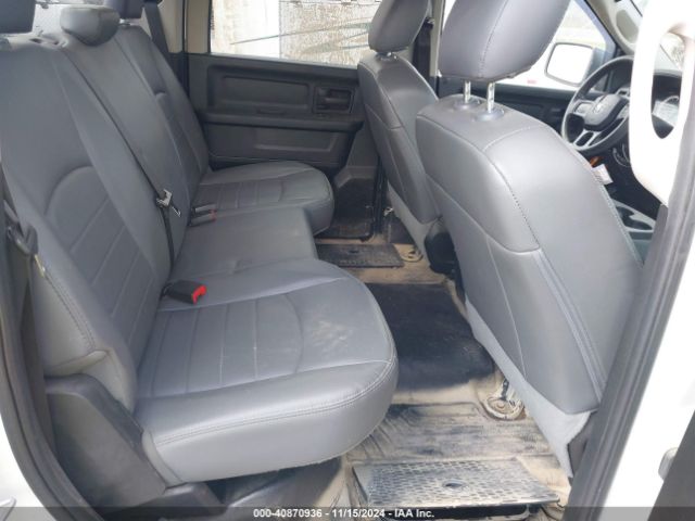 1C6RR7KG8JS221665 RAM 1500 Tradesman  4x4 5'7 Box