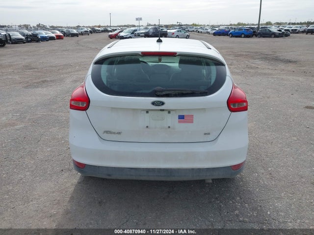 Ford FOCUS SE 2017 1FADP3K20HL204598 Image 16