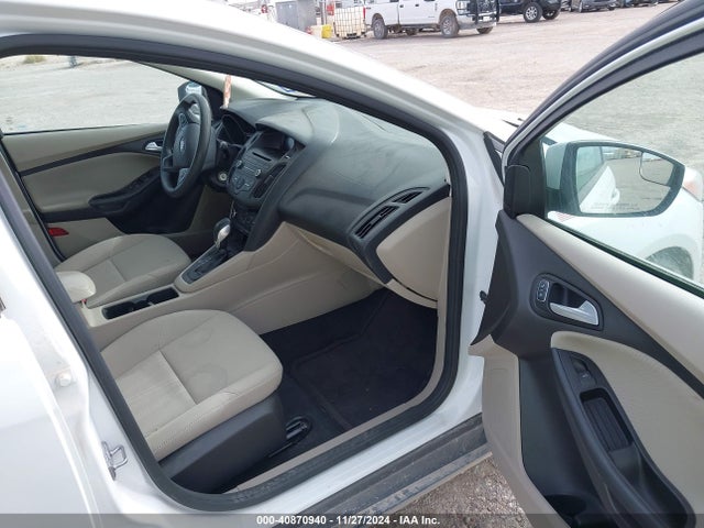 Ford FOCUS SE 2017 1FADP3K20HL204598 Image 5
