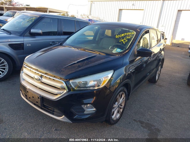 Ford ESCAPE SE 2017 1FMCU9G97HUB33980 Image 2
