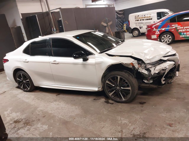 4T1B61HK6KU796490 Toyota CAMRY XSE