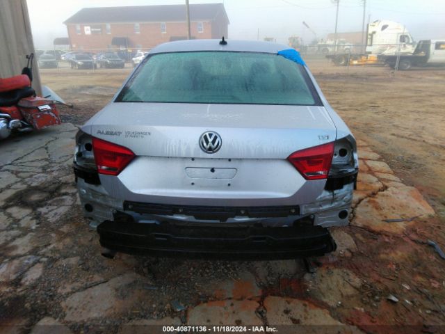 1VWAS7A36FC021097 Volkswagen Passat 1.8t Wolfsburg Edition