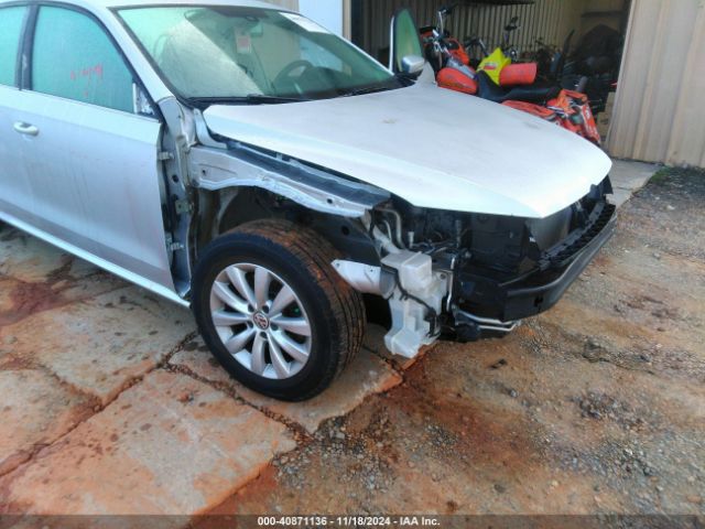 1VWAS7A36FC021097 Volkswagen Passat 1.8t Wolfsburg Edition