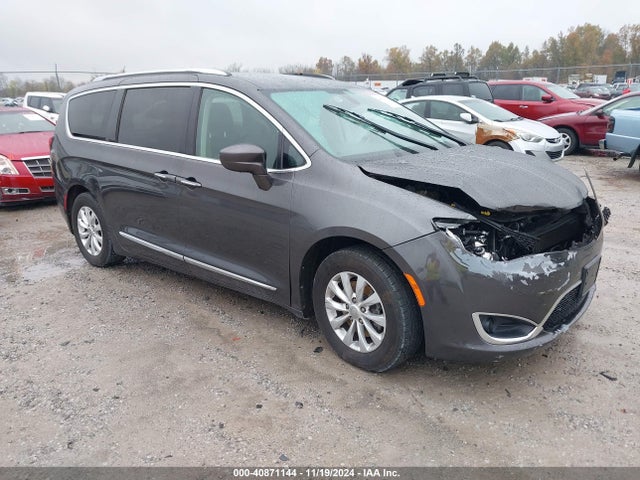 Chrysler Pacifica Touring L 2018 2C4RC1BG9JR275288 головне зображення