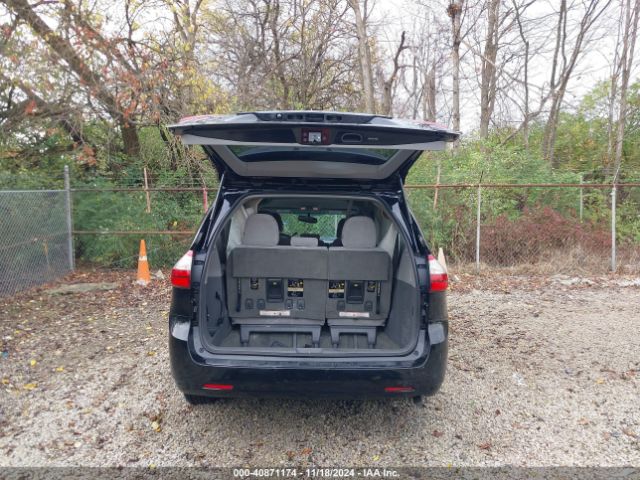 5TDKK3DC2FS603465 Toyota Sienna Le 8 Passenger