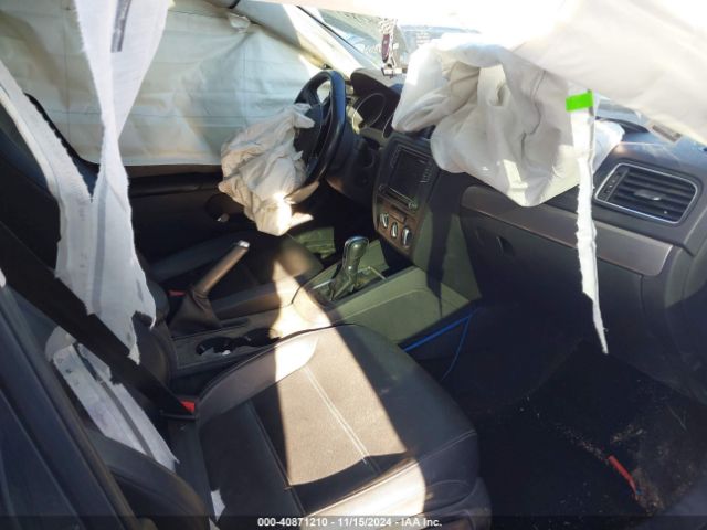 3VWDB7AJ3JM207201 Volkswagen Jetta